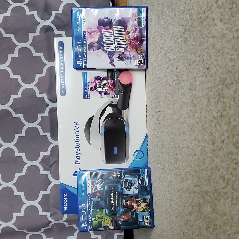PlayStation VR - Mega Blood + Truth Everybodys Golf Bundle